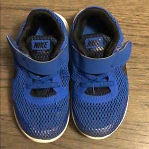 Nike toddler Tanjun running shoes size 9